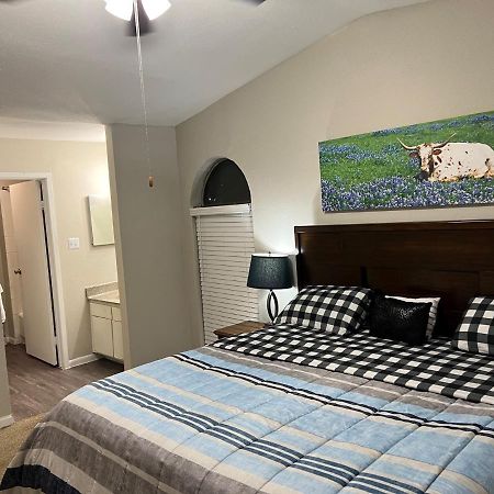 Beautiful 1-Bedroom Townhome With Nice Amenities Хьюстон Экстерьер фото