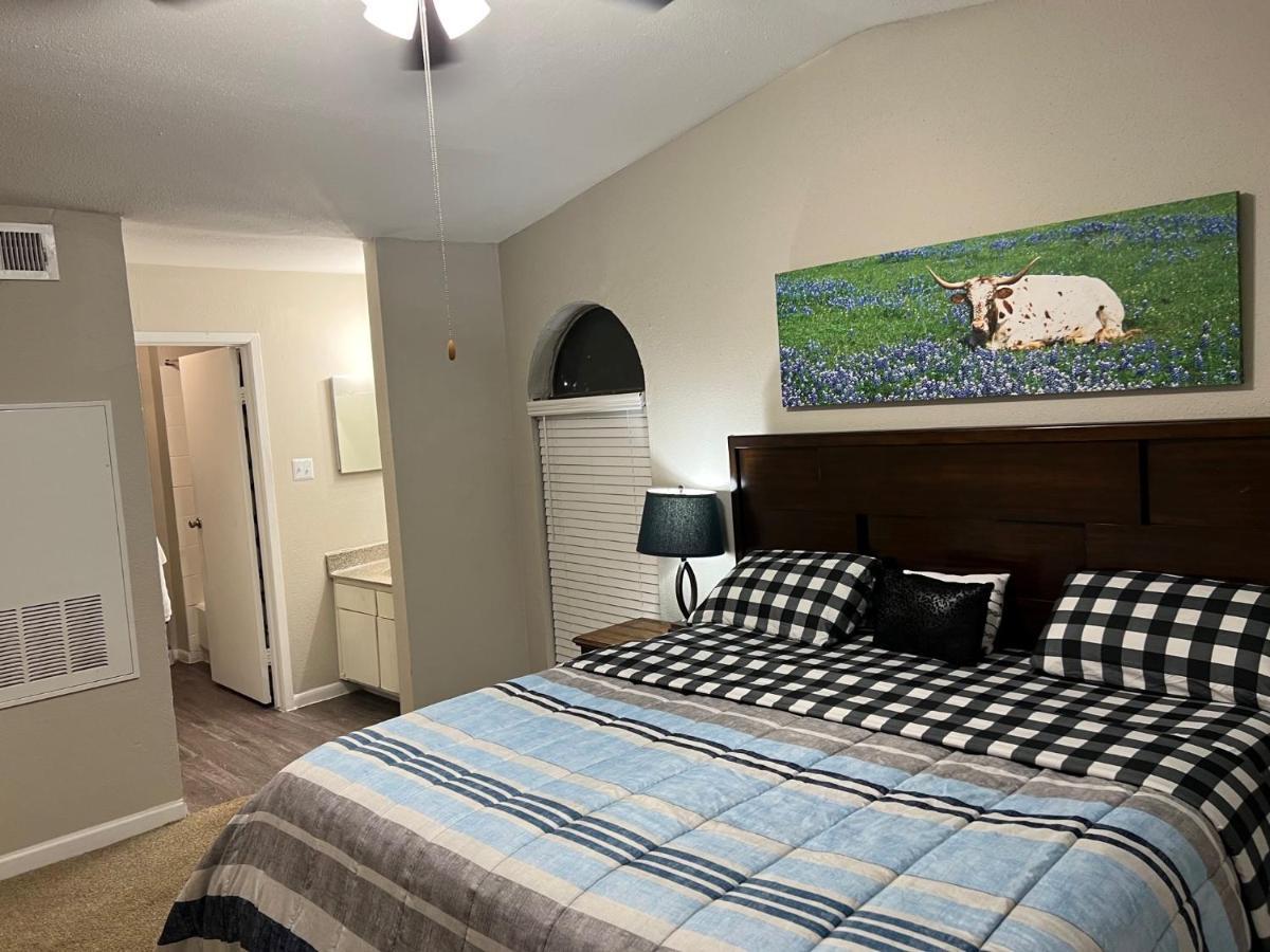 Beautiful 1-Bedroom Townhome With Nice Amenities Хьюстон Экстерьер фото