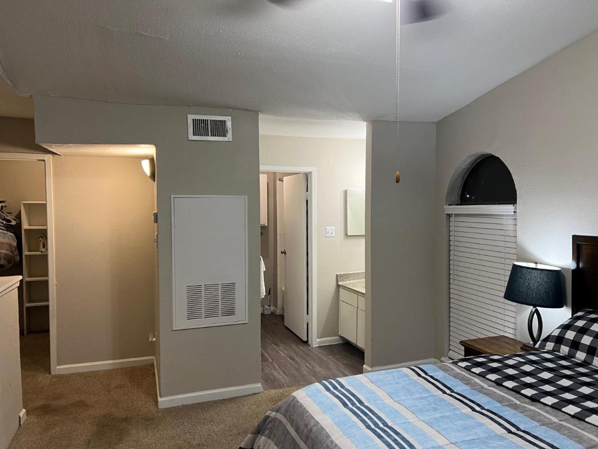 Beautiful 1-Bedroom Townhome With Nice Amenities Хьюстон Экстерьер фото
